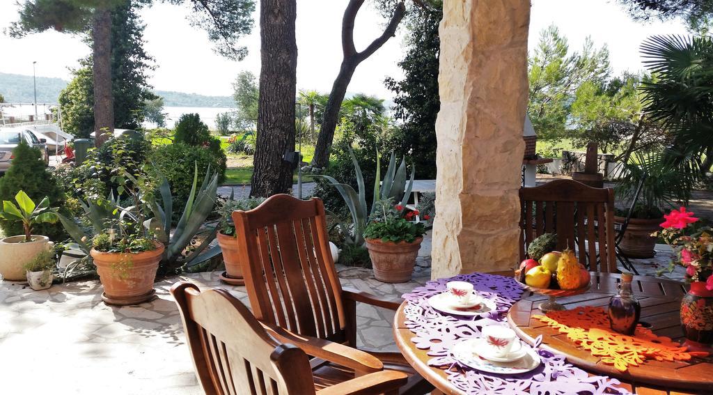 Apartments Little Castle Vodice Bagian luar foto