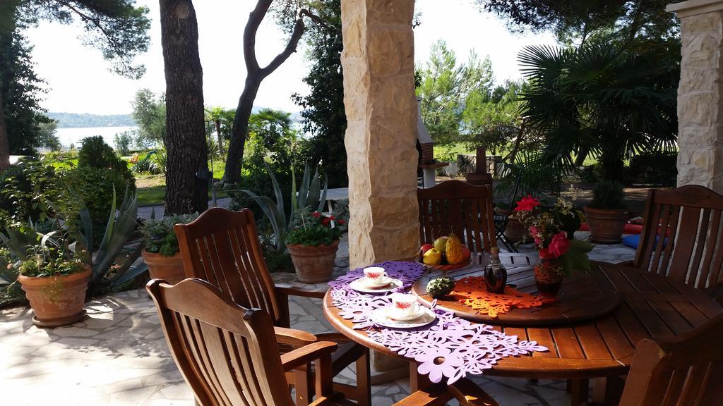 Apartments Little Castle Vodice Bagian luar foto