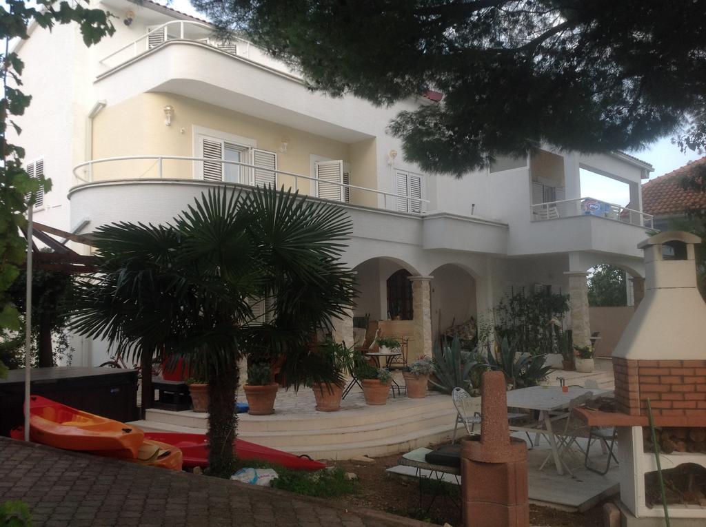 Apartments Little Castle Vodice Bagian luar foto