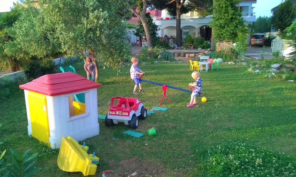 Apartments Little Castle Vodice Bagian luar foto