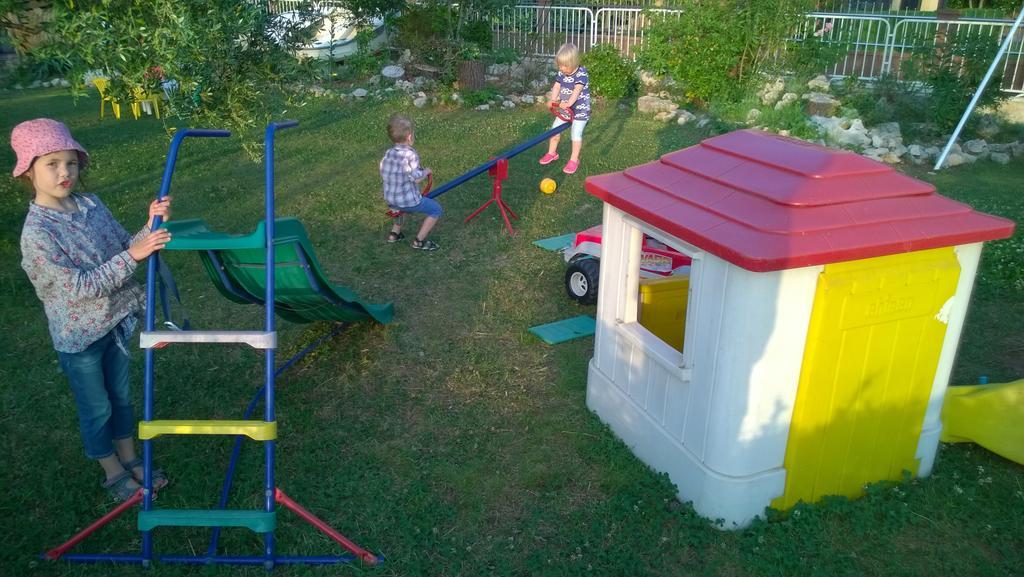 Apartments Little Castle Vodice Bagian luar foto