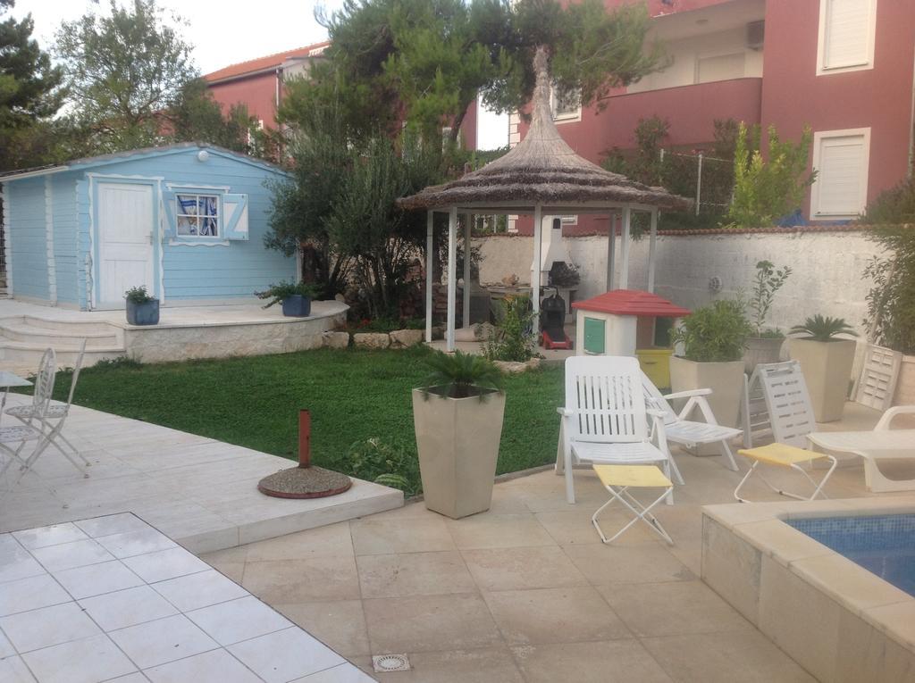 Apartments Little Castle Vodice Bagian luar foto
